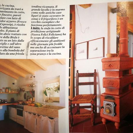 Cottage La Casa Del Pittore Reggimonti Bagian luar foto