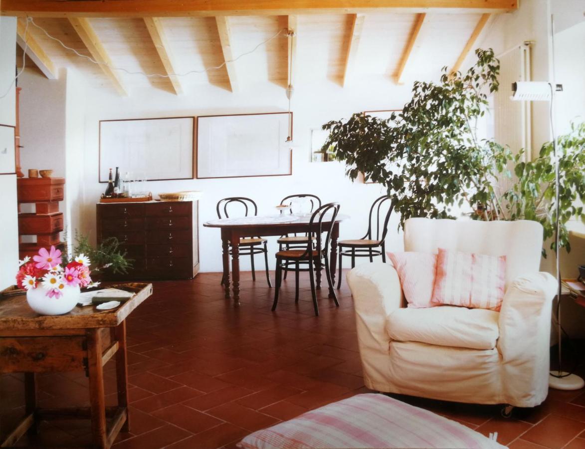 Cottage La Casa Del Pittore Reggimonti Bagian luar foto