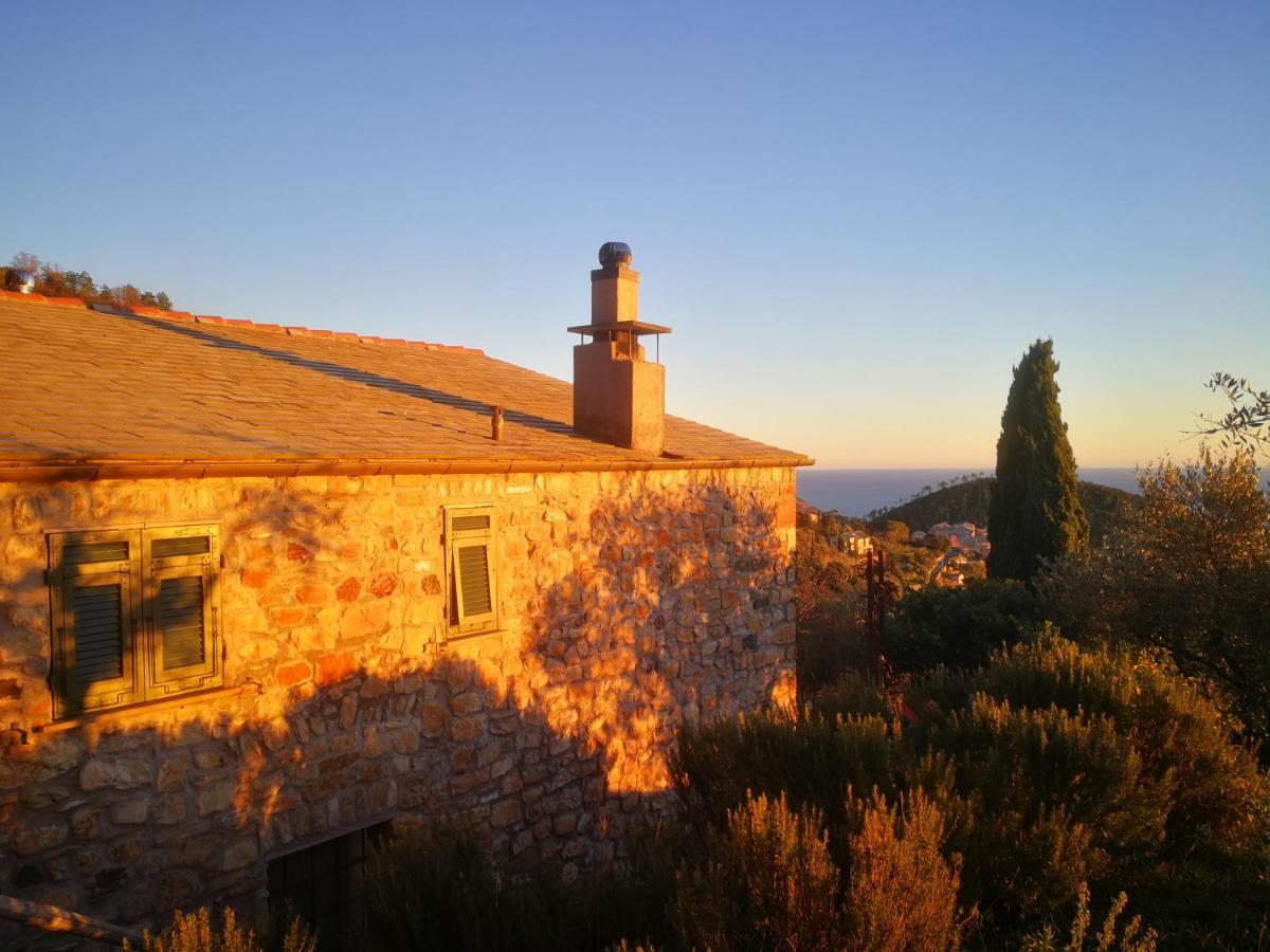 Cottage La Casa Del Pittore Reggimonti Bagian luar foto