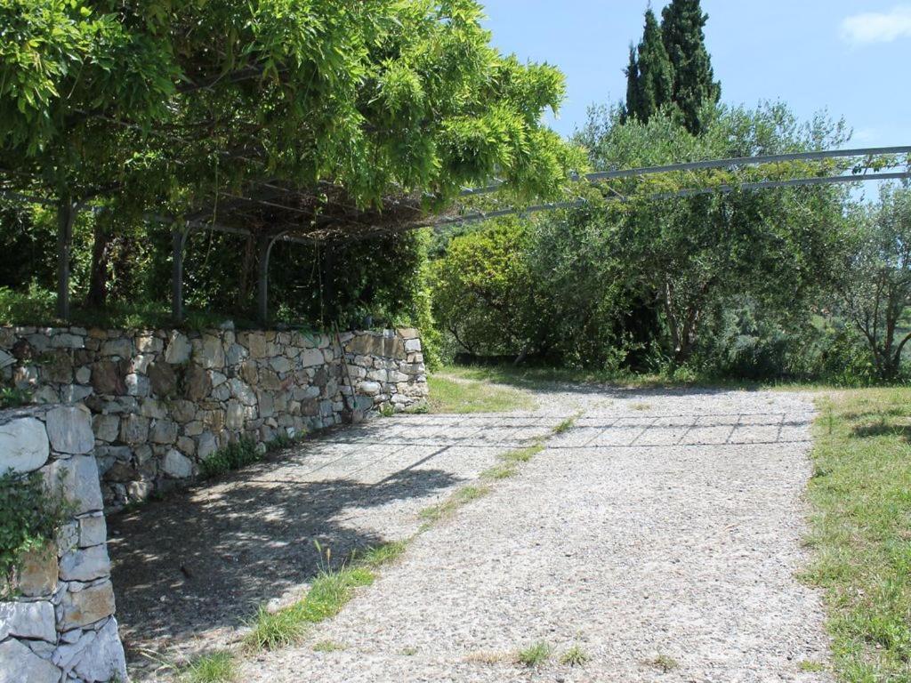 Cottage La Casa Del Pittore Reggimonti Bagian luar foto