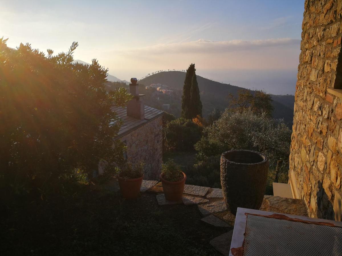 Cottage La Casa Del Pittore Reggimonti Bagian luar foto