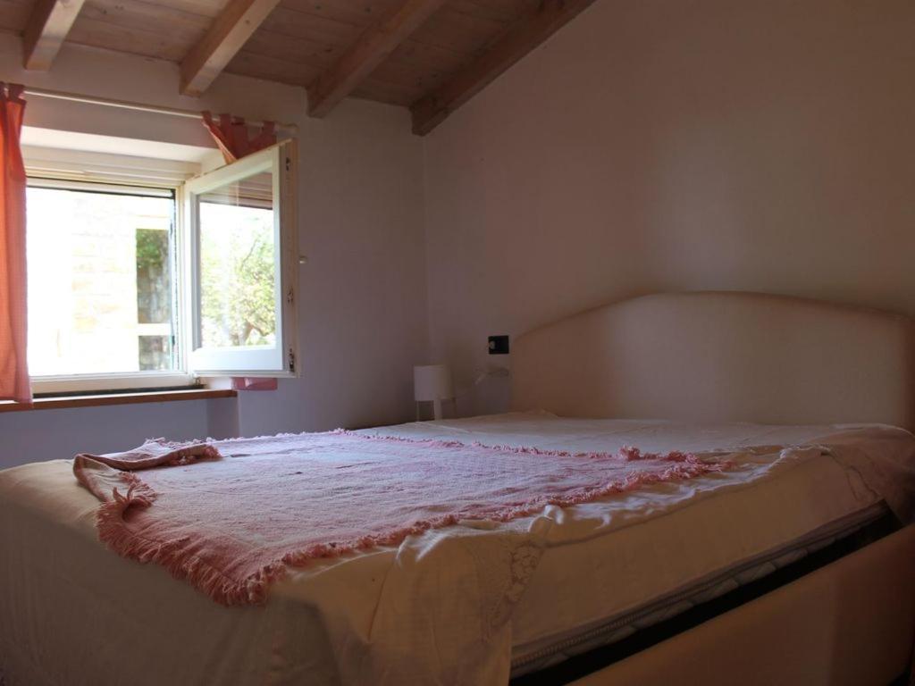 Cottage La Casa Del Pittore Reggimonti Bagian luar foto