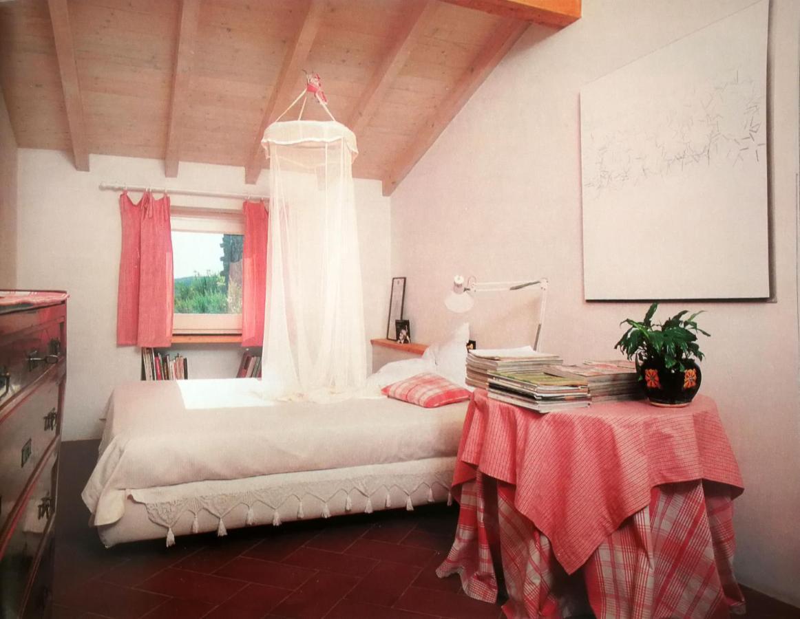 Cottage La Casa Del Pittore Reggimonti Bagian luar foto