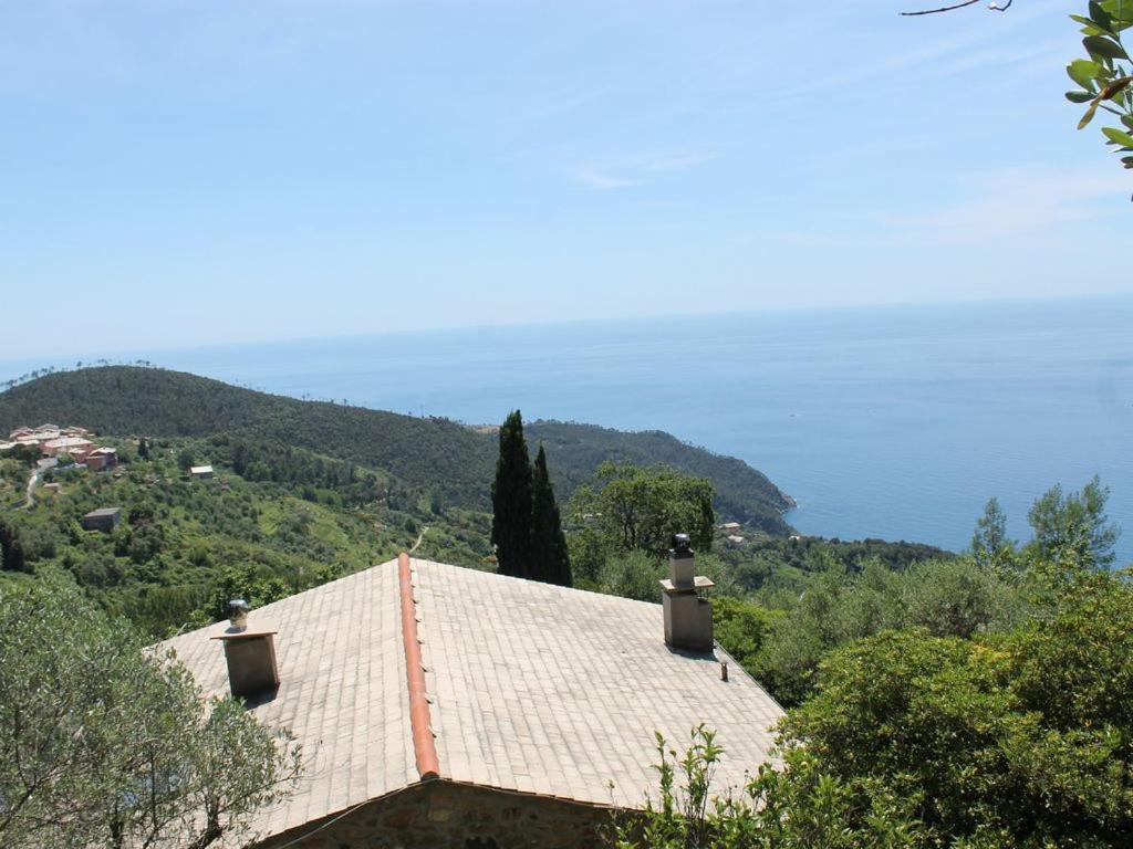 Cottage La Casa Del Pittore Reggimonti Bagian luar foto