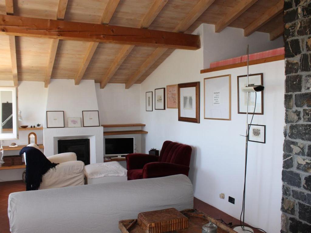 Cottage La Casa Del Pittore Reggimonti Bagian luar foto