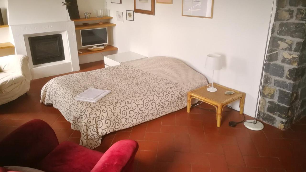 Cottage La Casa Del Pittore Reggimonti Bagian luar foto